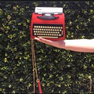 Type-writer shaped bag